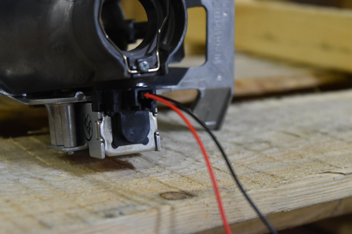 Pigtail: Universal Bi-xenon Solenoid Inputs