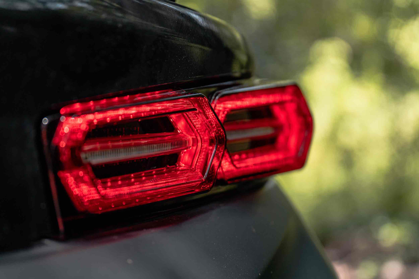 XB LED Tail Lights: Chevrolet Camaro (16-18) (Pair / Facelift / Smoked)
