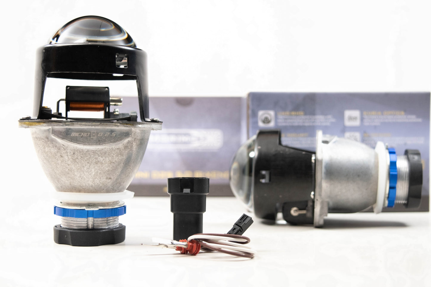 Bi-Xenon: Morimoto Micro D2S 5.0 (2.5in) (LHD)